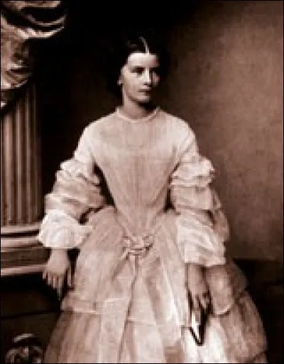 Comment s'appelle son cousin ? (Il est à la fois son confident et proche ami).