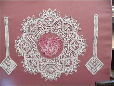 Comment s'appellent les réunions de dentellières ?