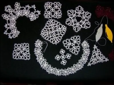 La dentelle "frivolité" se pratique avec quels instruments ?