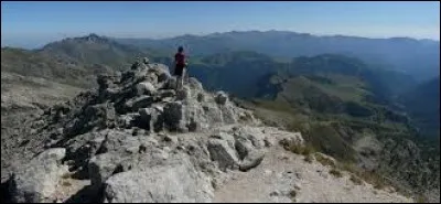 Où trouve-t-on le mont Bégo ?