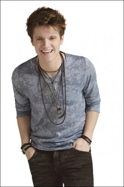 Comment s'appelle ce garçon ?