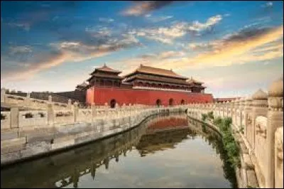 Quel est le second nom de la capitale chinoise ?