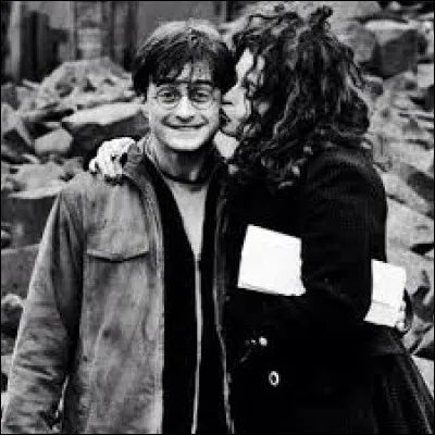 De qui Bellatrix est-elle amoureuse ?