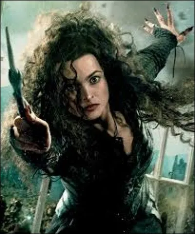 Bellatrix se vante souvent d'une de ses qualités en tant que Mangemort. Laquelle ?