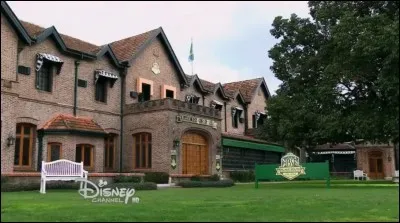 Comment s'appelle le collège de Luna ?