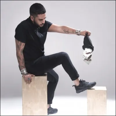 Qui chante ces paroles : "Paname, Paname, on arrive / Moi, ma gueule et mon sac à dos / Paname, Paname, on arrive / Moi, mes rêves et mes chansons" ?