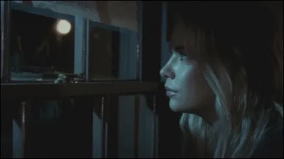 Que fait Hanna à la fin de cet épisode ?