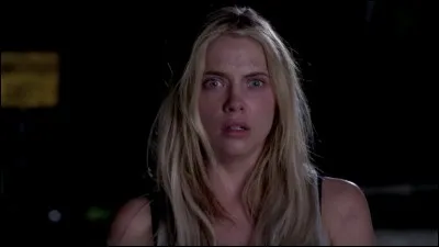 Qui retrouve Hanna à la fin de l'épisode ?