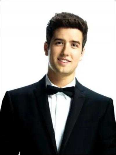 Quel est le vrai nom de Logan Mitchell ?