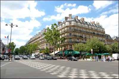 Ce long boulevard de 3 km va de l'Assemblée Nationale au pont de Sully. C'est :