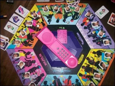 Quel est ce jeu de soci&eacute;t&eacute; tr&egrave;s populaire dans les ann&eacute;es 90 ?