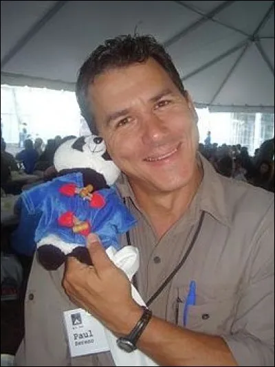 Qui a décrit l'Afrovenator en 1993 ?