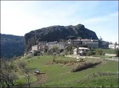 Village rhônalpin de l'arrondissement de Privas, Sceautres se situe dans le département ...