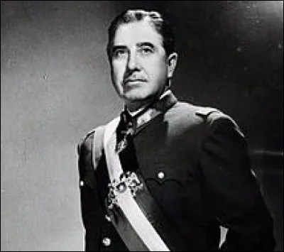 De quel État fut-il le gouvernant entre 1974 et 1990 ?