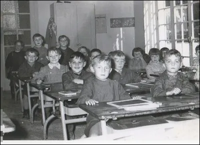 Qui tient le rôle principal dans "Le Maître d'école" ?