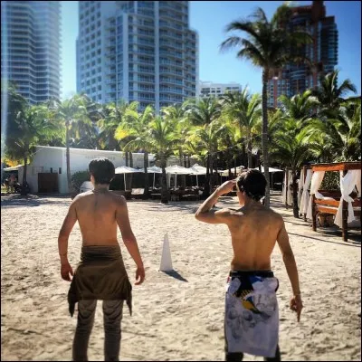 Comment s'appelle leur premier album ?