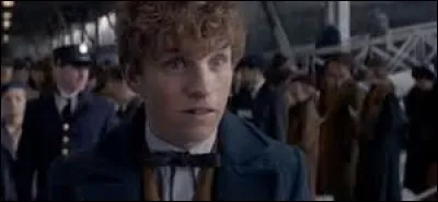 Qu'élève le personnage principal ?