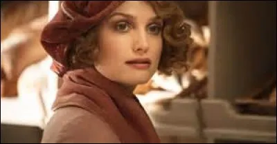 Comment Queenie parvient-elle à faire sortir tout le monde du MACUSA ?