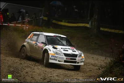 Quelle est cette voiture de rallye ?