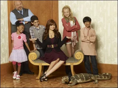 Quel enfant aime Debby Ryan dans la série "Jessie" ?