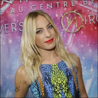 En quelle année a-t-elle sorti l'album "Miroir" ?