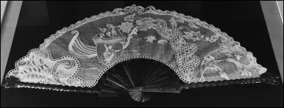 La dentelle est-elle toujours de couleur blanche ?