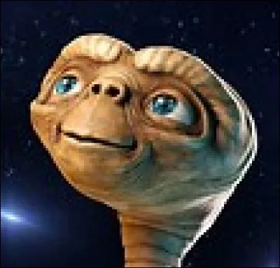 En 1982, E.T s'invite sur nos écrans de cinéma grâce à Steven Spielberg. Quelle actrice fait ses débuts dans ce film culte ?