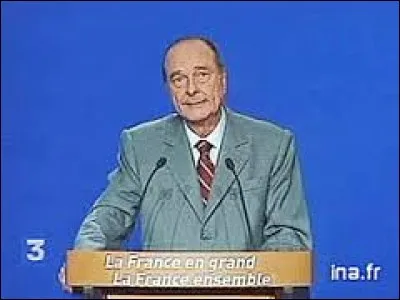 Il a fini en 3e position aux élections présidentielles françaises en 2002 et a décidé de se retirer de la vie politique.