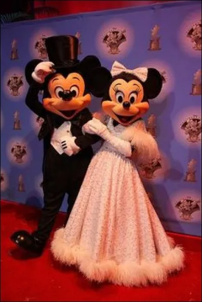 Et si je vous invite à une grande fête mondaine pour l'inauguration de ce quiz, que devrez-vous faire ?