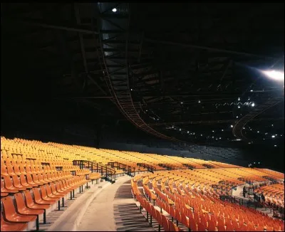Dans cette chanson, il y a le soleil au zénith. Quelle est cette chanson ?