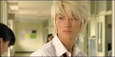 Dans "Koizora", comment meurt Hiroki Sakurai ?