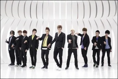Dans le clip "Mr Simple", quels membres ne sont pas présents ?