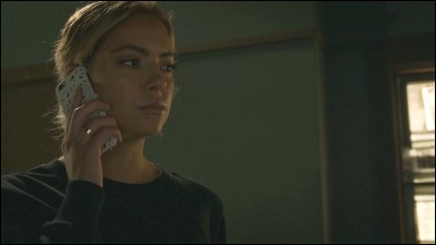 Qui Hanna appelle-t-elle pour l'aider ?