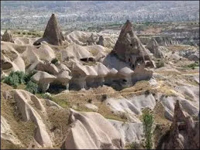 Qu'en est-il de son hymne national ?