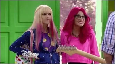 Le personnage principal et sa meilleure amie s'étaient déguisées en...