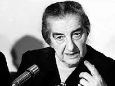 Golda Meir était Première ministre d'Israël quand un commando palestinien attaqua des athlètes de son pays aux JO de 1972. Quel réalisateur l'a raconté dans le film ''Munich'' ?