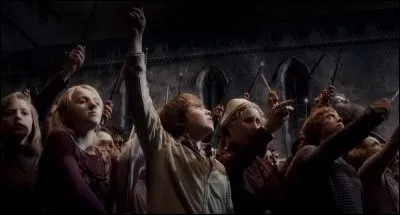 Une personne de ton lycée décède, tu...