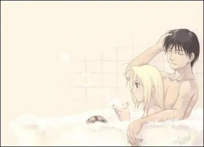 Qu'y a-t-il comme tatouage sur le dos du lieutenant Hawkeye ?