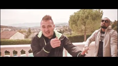 Qui chante "Comme d'hab" ?