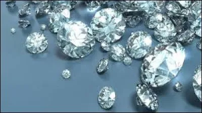 Quelle pierre précieuse peut-on voir sur cette image ?