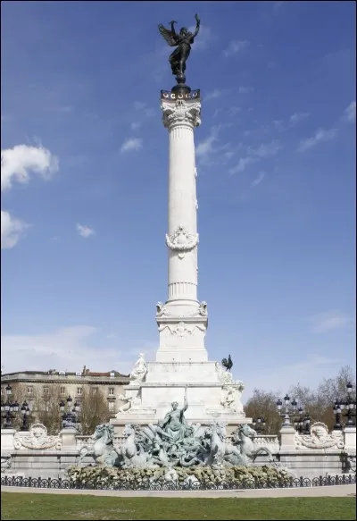 BORDEAUX - Laquelle de ces places se situe dans le chef-lieu de la région "Nouvelle-Aquitaine" ?