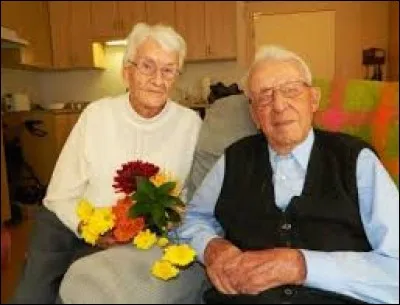 Mes arrières grands-parents fêtent leur noce de Pallissandre.
Depuis combien d'années sont-ils mariés ?