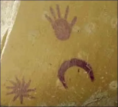 Cette représentation rupestre serait le symbole de l'explosion d'une super-nova à l'origine de la nébuleuse du Crabe. Qui en a laissé l'empreinte sur un rocher ?