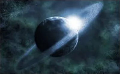 Que trouve-t-on dans le noyau de la planète la moins dense du Sytème solaire ?