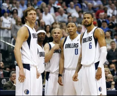 Qui ne faisait pas partie de l'effectif des Dallas Mavericks lors de la saison 2010-2011 ?