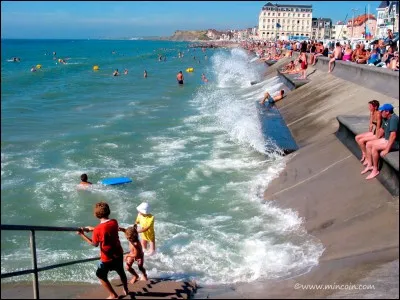CÔTE D'OPALE - Laquelle de ces villes ne se situe pas sur la Côte d'Opale ?