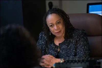 Comment s'appelle la directrice de l'hôpital ?