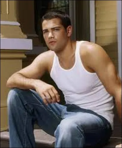 Avec qui John trompe-t-il Gaby ?