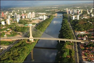 Dans quel pays se situe Teresina ?