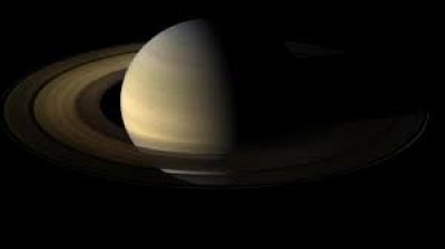 Qui est le célèbre astronome ayant découvert les anneaux de Saturne en 1610 ?